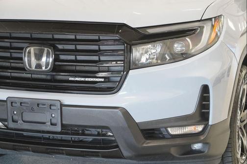 Sonic Gray Pearl 2022 Honda Ridgeline Black