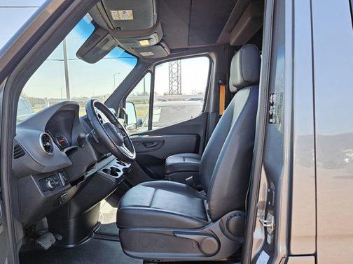 2021 Mercedes-Benz Sprinter 4500 Extended Cargo Van 170 in. WB