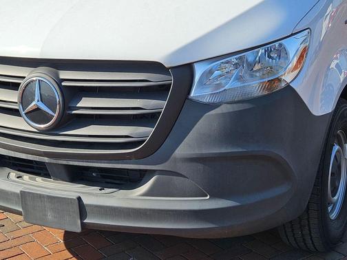 Arctic White 2024 Mercedes-Benz Sprinter 2500 High Roof