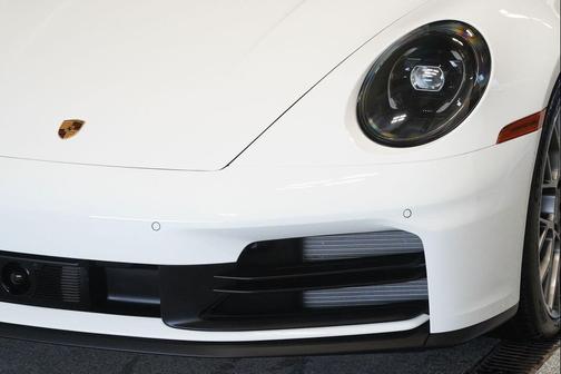 2025 Porsche 911 Carrera