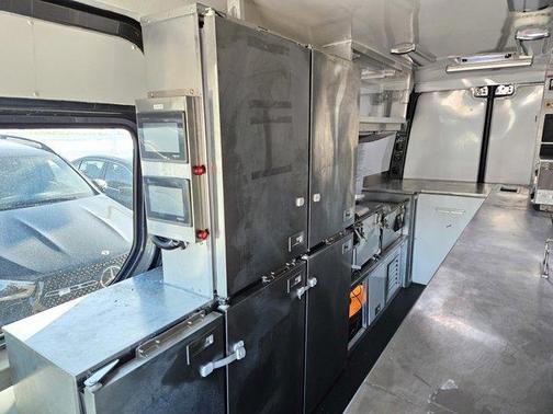 2021 Mercedes-Benz Sprinter 4500 Extended Cargo Van 170 in. WB