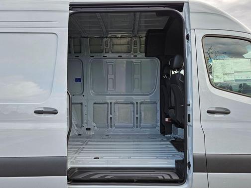 2025 Mercedes-Benz Sprinter 2500 Standard Roof
