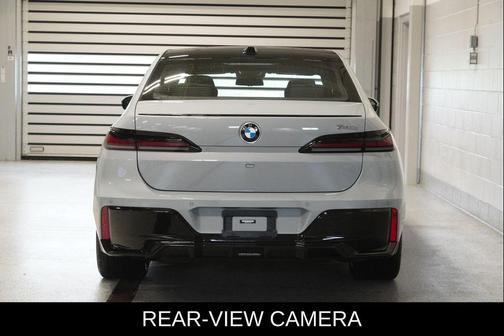 Brooklyn Grey Metallic 2023 BMW 740 i