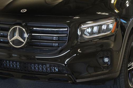 Night Black 2026 Mercedes-Benz GLB 250 4MATIC
