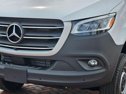 Arctic White 2026 Mercedes-Benz Sprinter 2500 Standard Roof