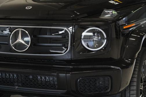Obsidian Black Metallic 2026 Mercedes-Benz G-Class G 580