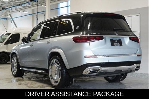 Cirrus Silver Metallic 2026 Mercedes-Benz Maybach GLS 600 4MATIC