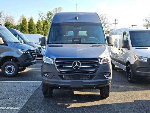 Selenite gray metallic 2026 Mercedes-Benz Sprinter 2500 Standard Roof
