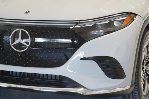 MANUFAKTUR Alpine Grey 2026 Mercedes-Benz EQS 400 400