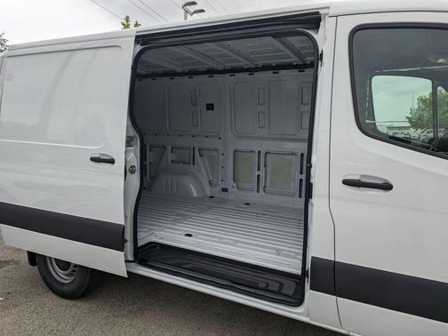 2025 Mercedes-Benz Sprinter 2500 Standard Roof