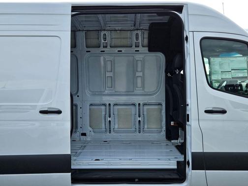 2025 Mercedes-Benz Sprinter 2500 High Roof