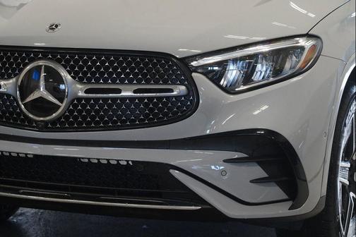 MANUFAKTUR Alpine Grey 2026 Mercedes-Benz GLC 300 4MATIC