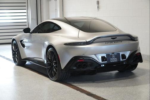 Q Spirit Silver 2022 Aston Martin Vantage Base
