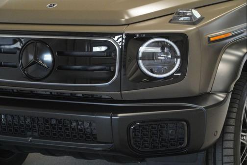 MANUFAKTUR Dark Olive Green Magno 2025 Mercedes-Benz G-Class G 580