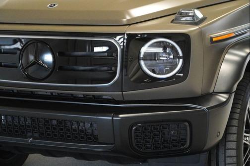 MANUFAKTUR Dark Olive Green Magno 2025 Mercedes-Benz G-Class G 580