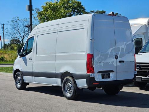 2025 Mercedes-Benz Sprinter 2500 Standard Roof