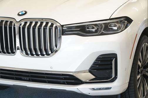 Mineral White Metallic 2020 BMW X7 xDrive40i