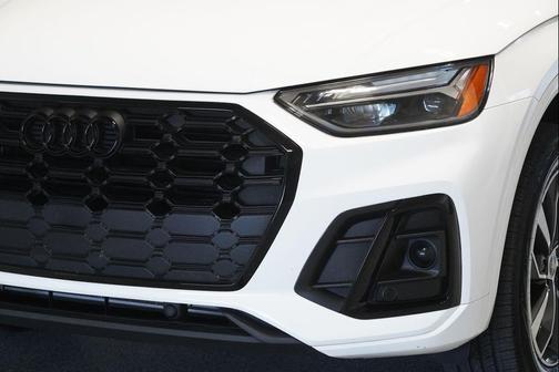 Arkona White 2024 Audi Q5 45 S line Premium