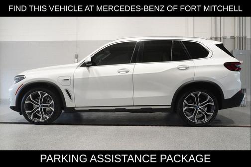 Mineral White Metallic 2023 BMW X5 PHEV xDrive45e