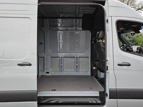 2025 Mercedes-Benz Sprinter 2500 Standard Roof