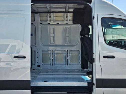 2025 Mercedes-Benz Sprinter 2500 Standard Roof