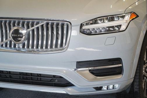 2025 Volvo XC90 B6 Plus 7-Seater