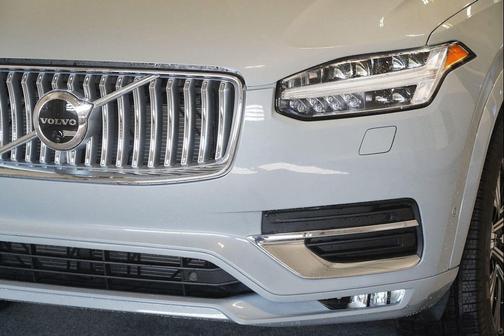2025 Volvo XC90 B6 Plus 7-Seater