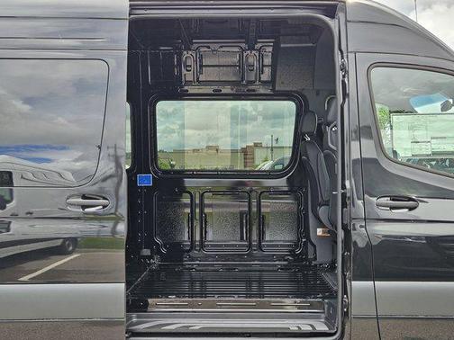 2025 Mercedes-Benz Sprinter 2500 Standard Roof