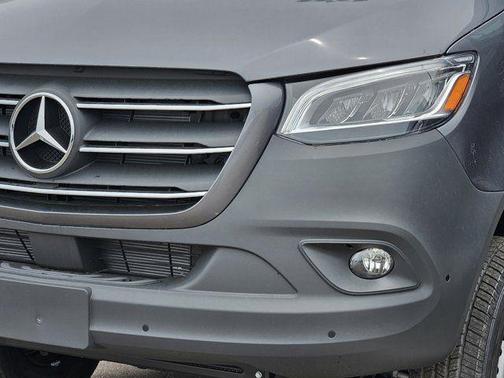 2025 Mercedes-Benz Sprinter 2500 Standard Roof