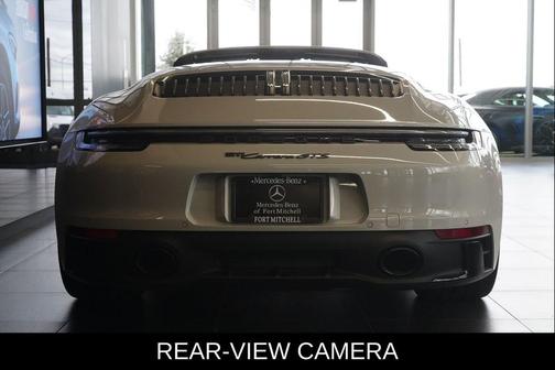 2023 Porsche 911 Carrera GTS