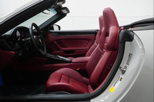 2023 Porsche 911 Carrera GTS