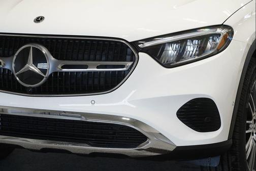 Polar White 2026 Mercedes-Benz GLC 300 4MATIC