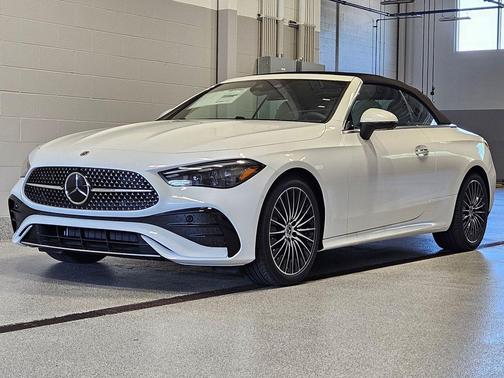 MANUFAKTUR Moonlight White Metallic 2026 Mercedes-Benz CLE 300 4MATIC Cabriolet