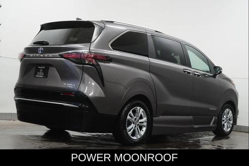 2024 Toyota Sienna Platinum