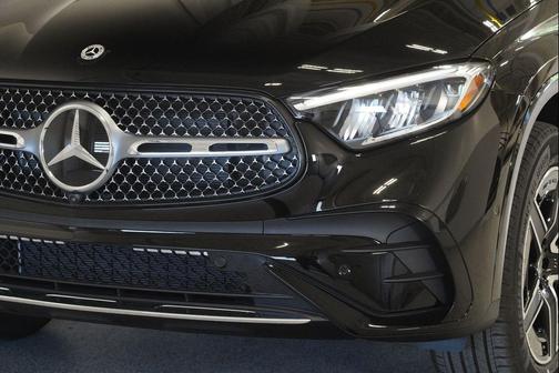 Black 2026 Mercedes-Benz GLC 300 4MATIC