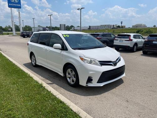 2020 Toyota Sienna LE