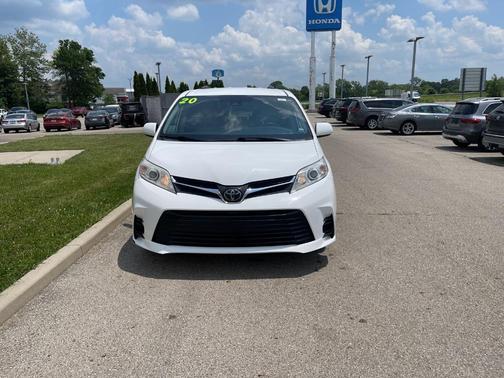 2020 Toyota Sienna LE