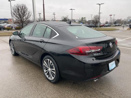 2018 Buick Regal Sportback Essence