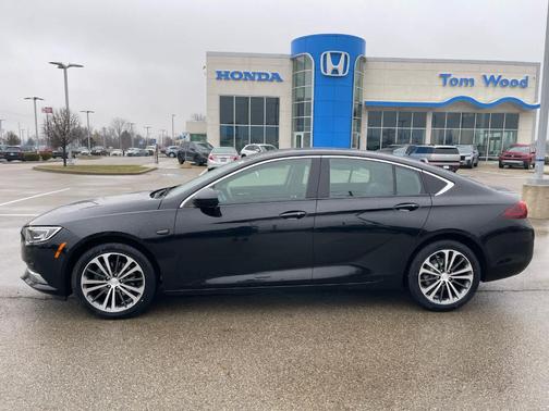 2018 Buick Regal Sportback Essence