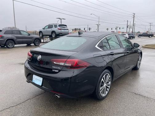 2018 Buick Regal Sportback Essence