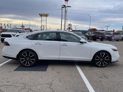 2025 Honda Accord Hybrid Touring