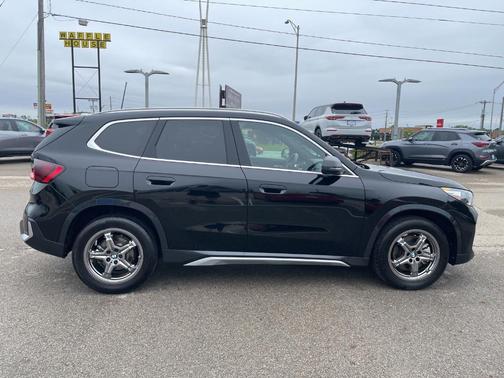 Black Sapphire Metallic 2025 BMW X1 xDrive28i