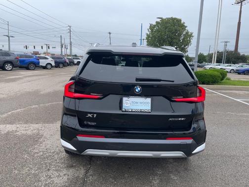 Black Sapphire Metallic 2025 BMW X1 xDrive28i