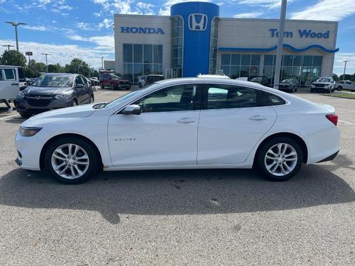 Summit White 2016 Chevrolet Malibu 1LT
