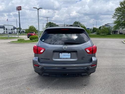 2020 Nissan Pathfinder SL