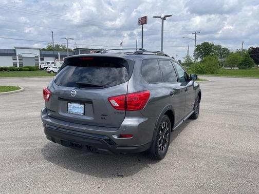 2020 Nissan Pathfinder SL