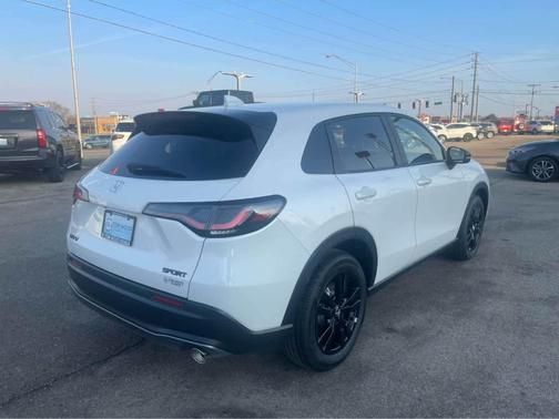 Platinum White Pearl 2026 Honda HR-V Sport