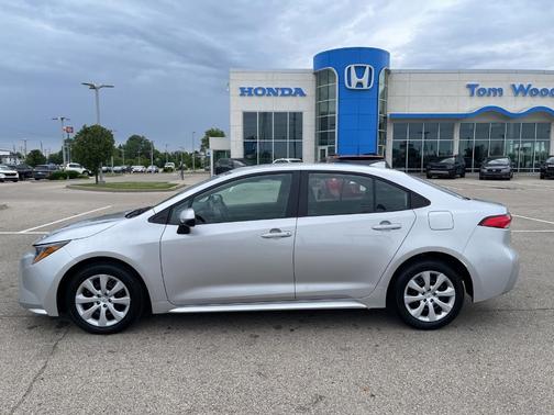 Classic Silver Metallic 2024 Toyota Corolla LE