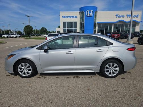 Classic Silver Metallic 2024 Toyota Corolla LE