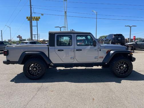 Billet Silver Metallic Clearcoat 2020 Jeep Gladiator Sport